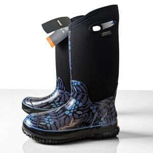 New BOGS Classic High Winterberry Print Blue Pull On Boots 6